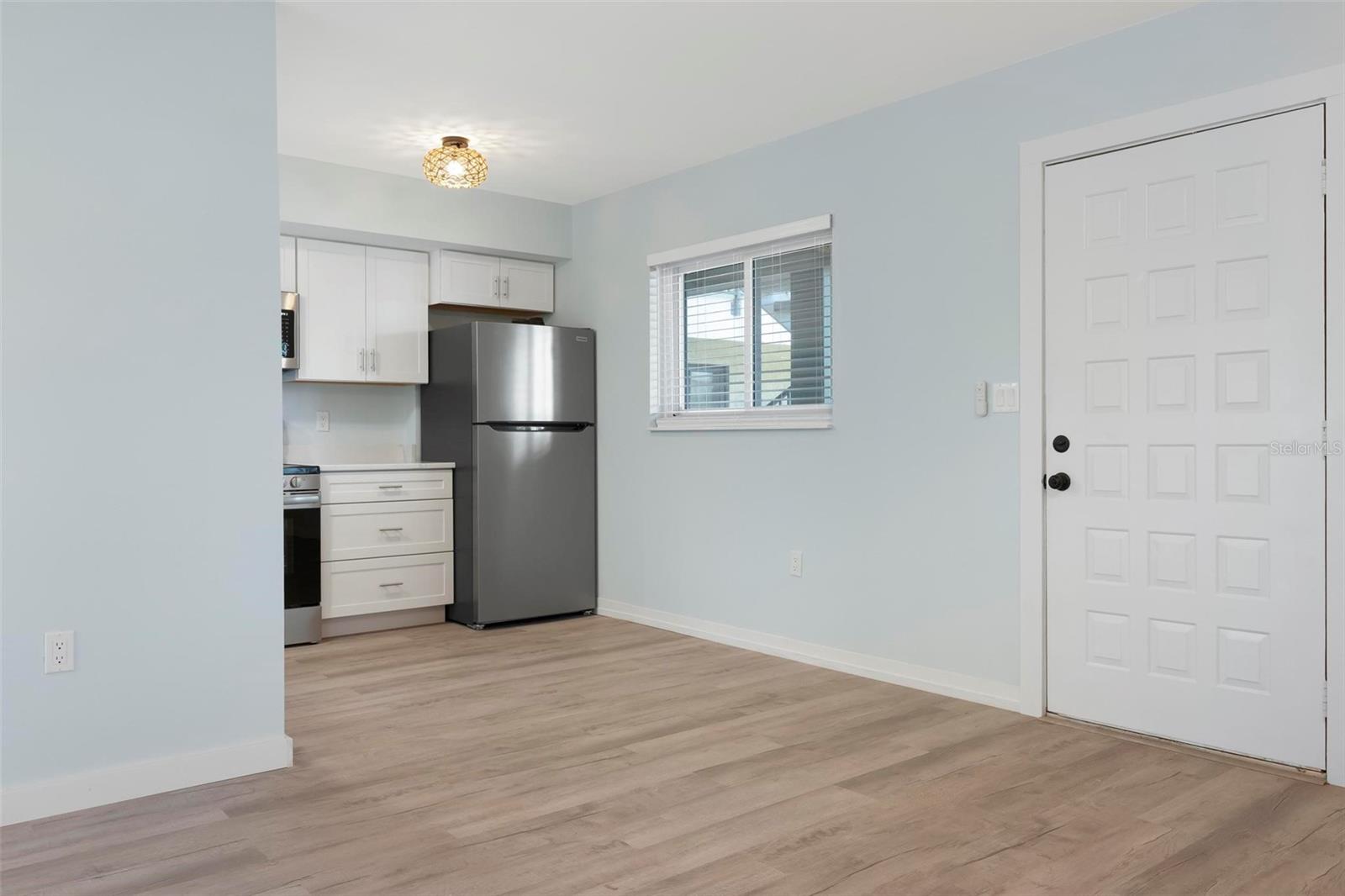 VENETIAN ARMS SEC 1 - Residential Lease