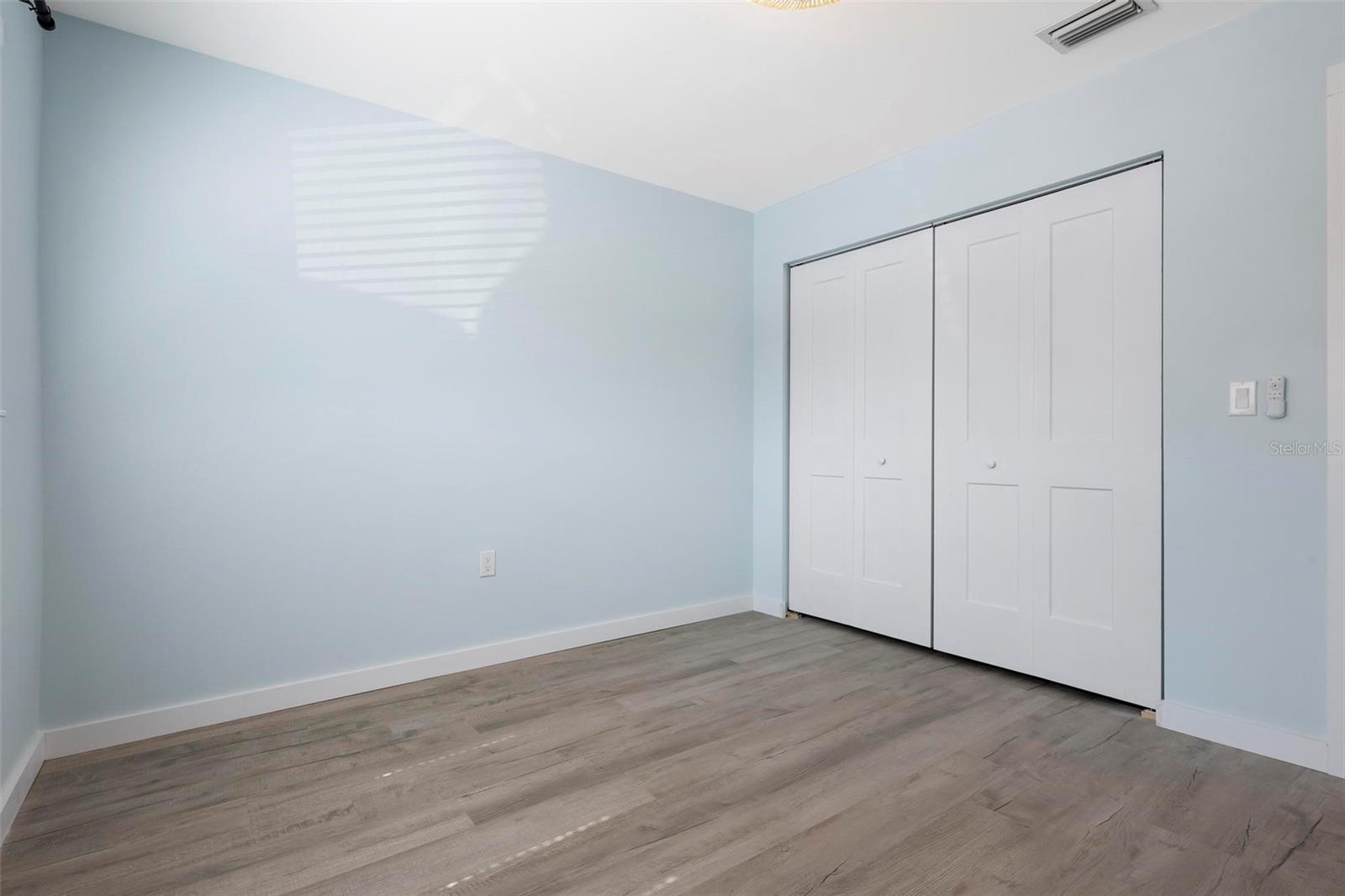 VENETIAN ARMS SEC 1 - Residential Lease