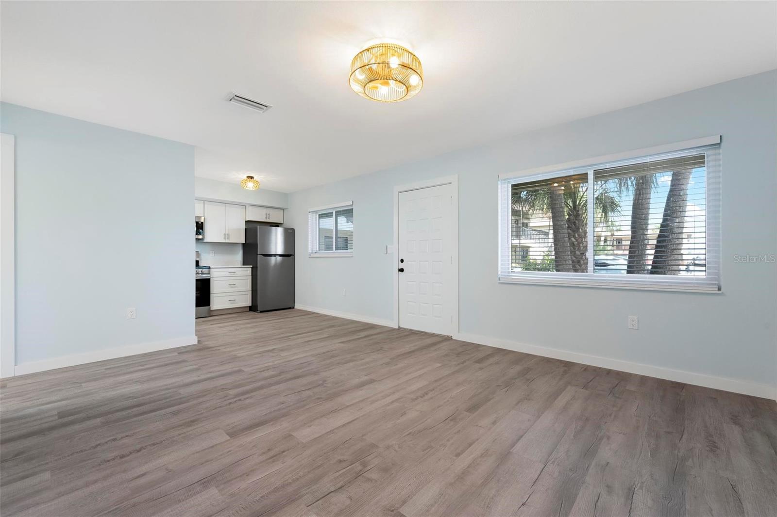 VENETIAN ARMS SEC 1 - Residential Lease
