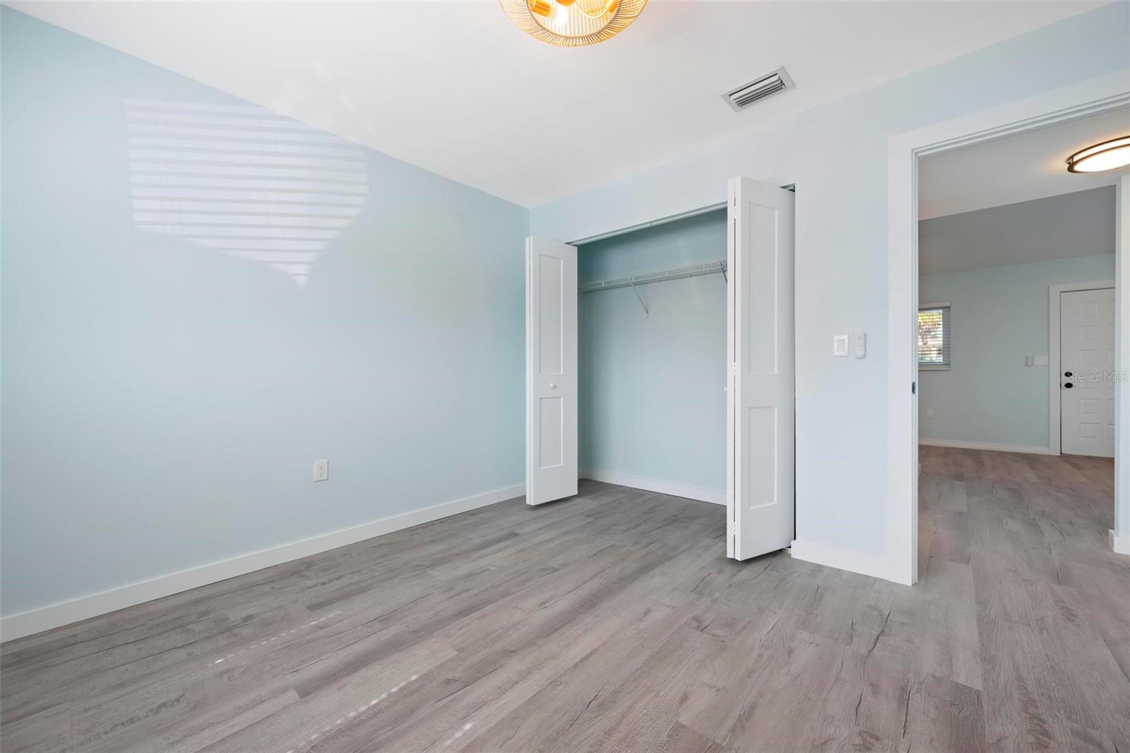VENETIAN ARMS SEC 1 - Residential Lease