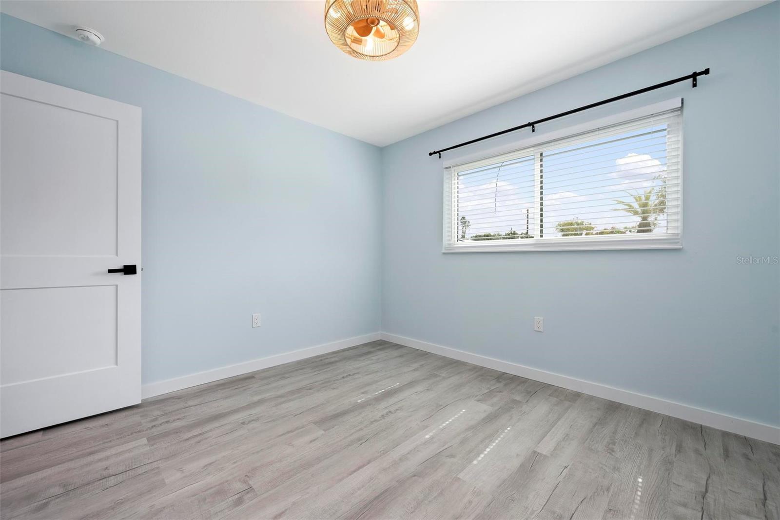 VENETIAN ARMS SEC 1 - Residential Lease