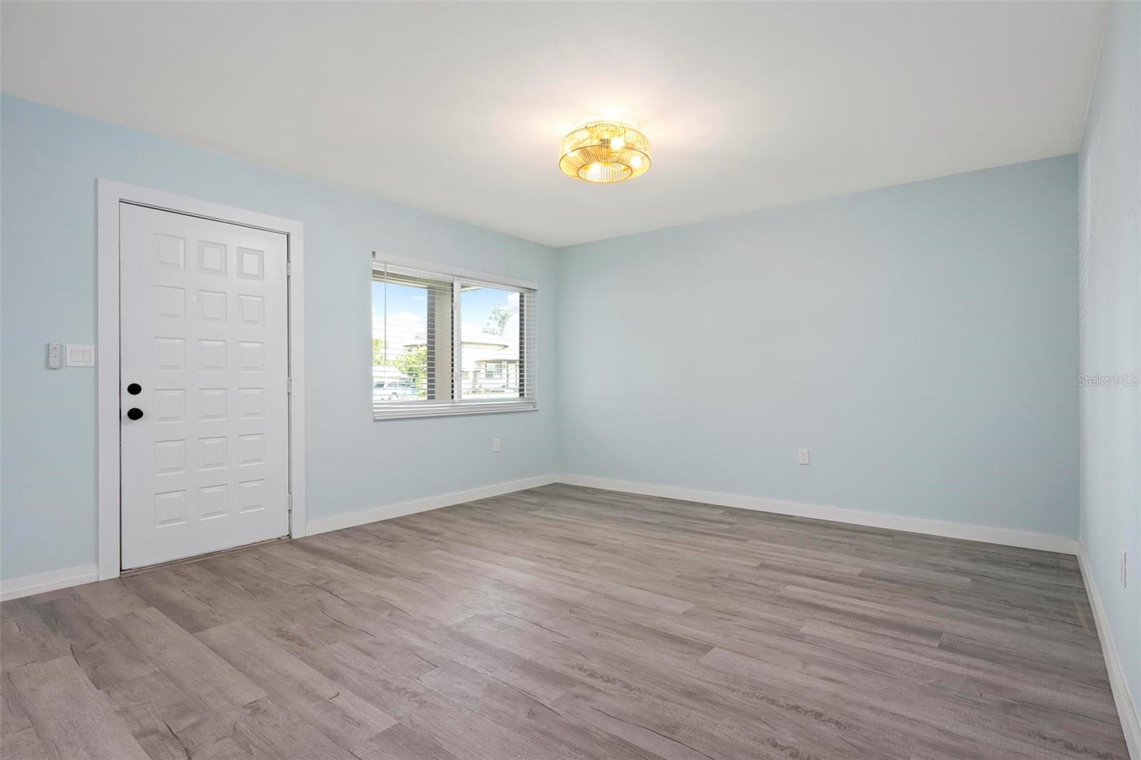 VENETIAN ARMS SEC 1 - Residential Lease