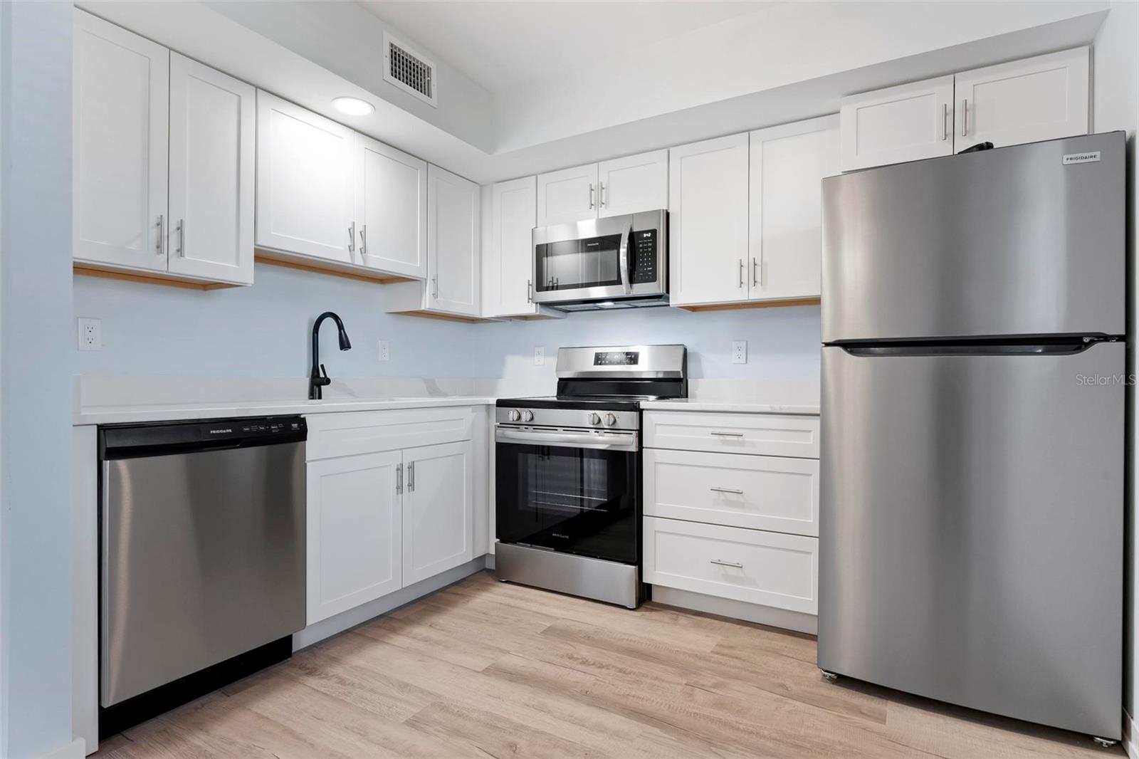 VENETIAN ARMS SEC 1 - Residential Lease