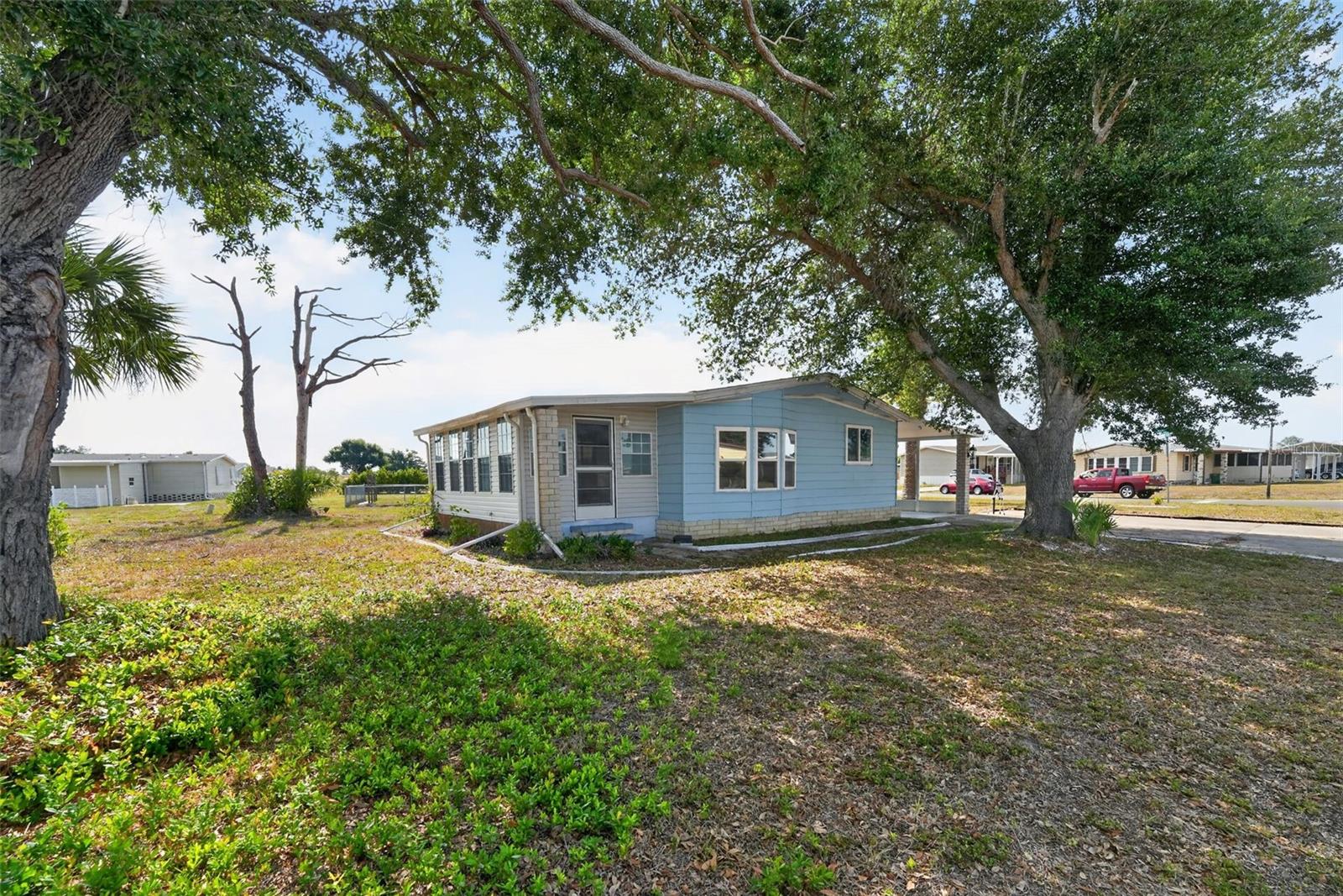 LEMON BAY ISLES PH 02 - Residential