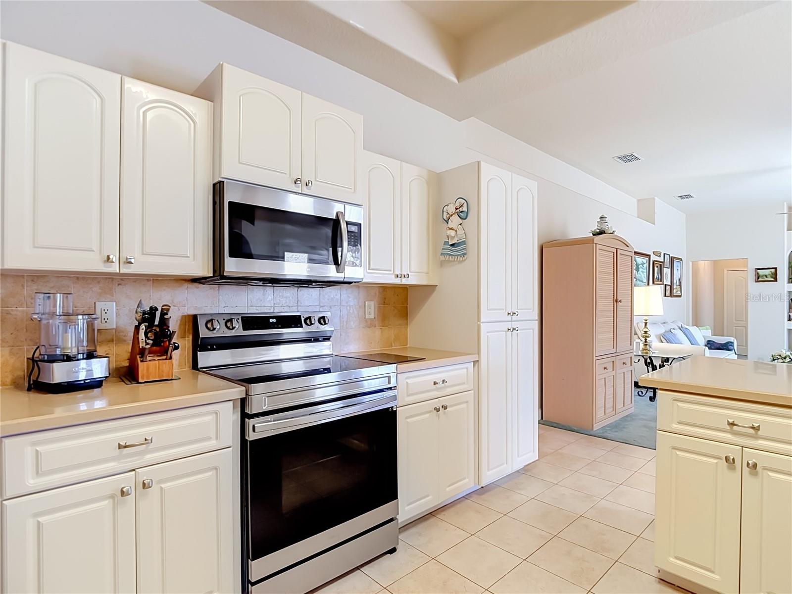 SPRING HILL - Residential