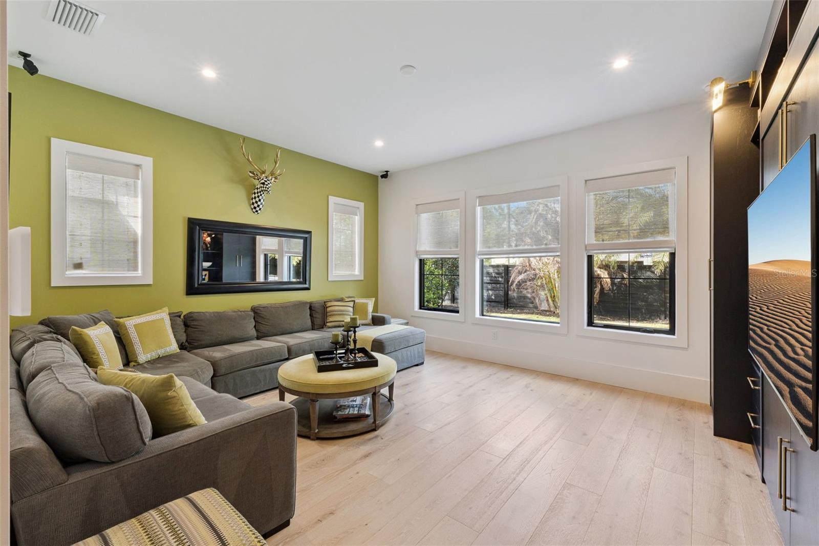 DIXIE TERRACE - Residential