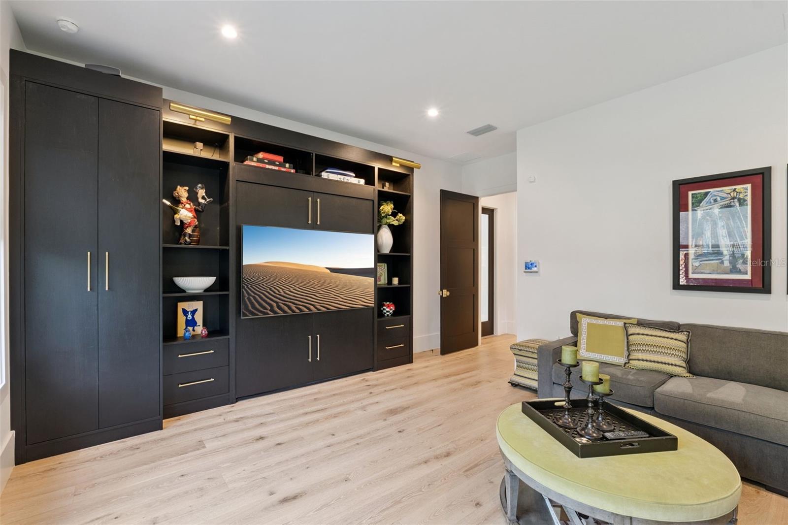 DIXIE TERRACE - Residential