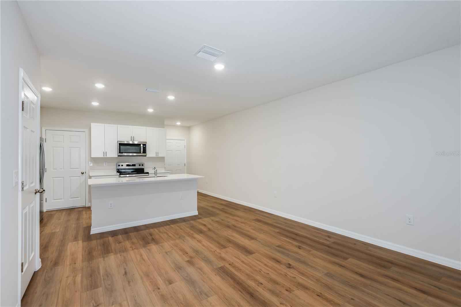 PASADENA WOODS - Residential
