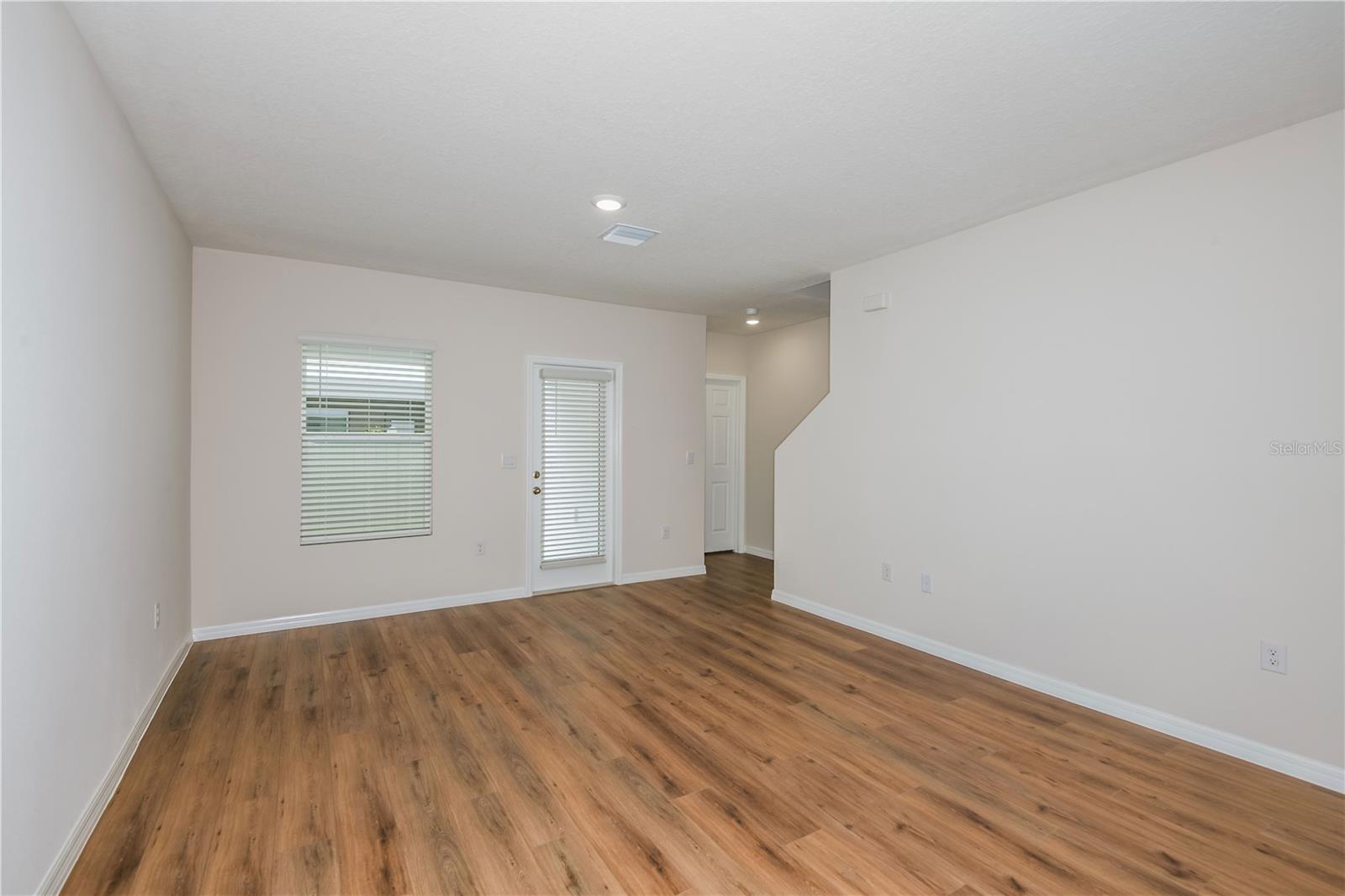 PASADENA WOODS - Residential