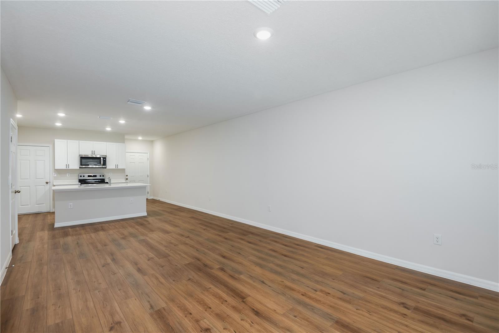 PASADENA WOODS - Residential