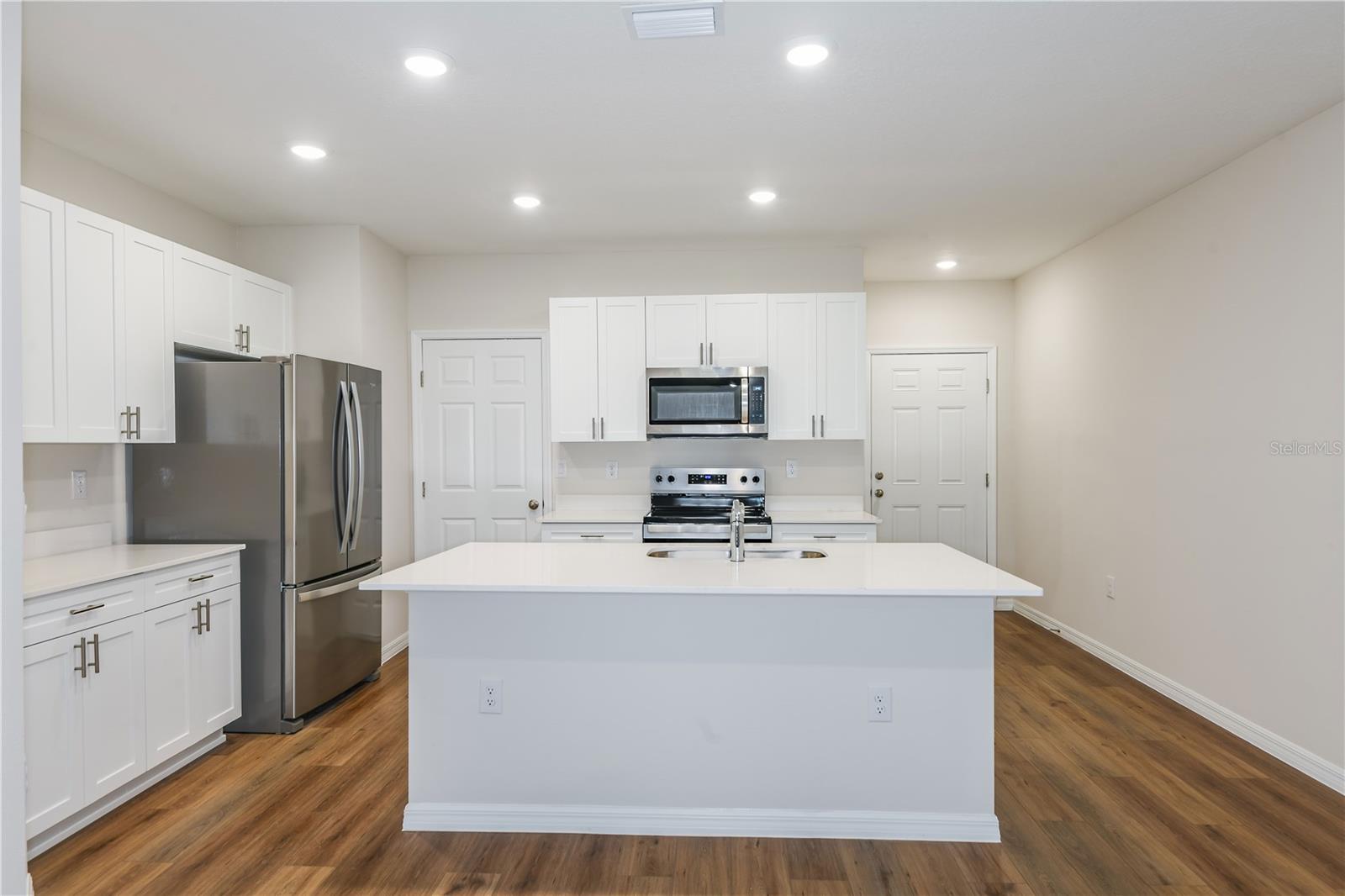 PASADENA WOODS - Residential