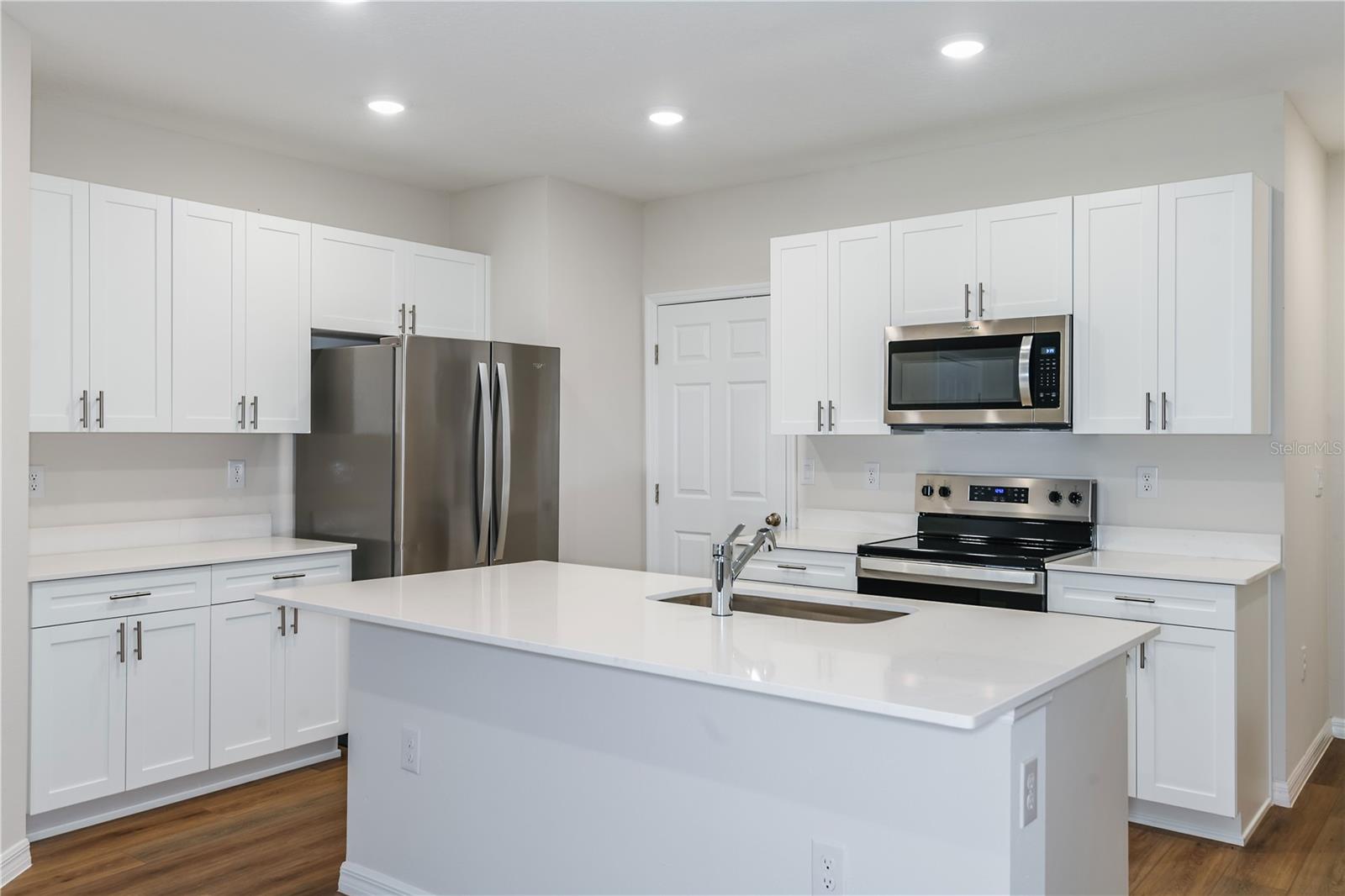 PASADENA WOODS - Residential