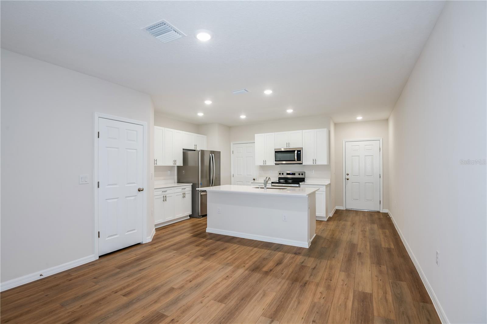 PASADENA WOODS - Residential
