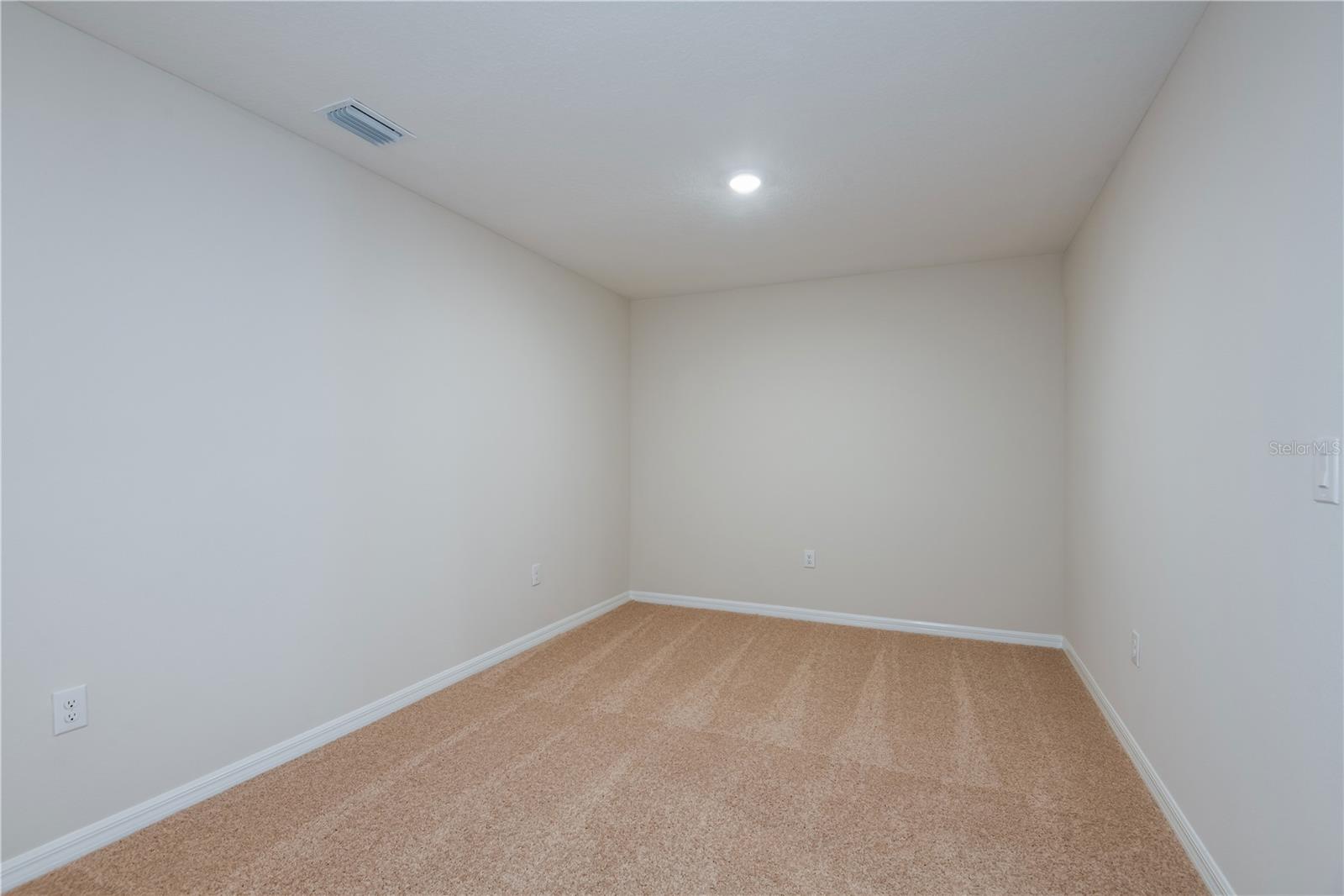 PASADENA WOODS - Residential