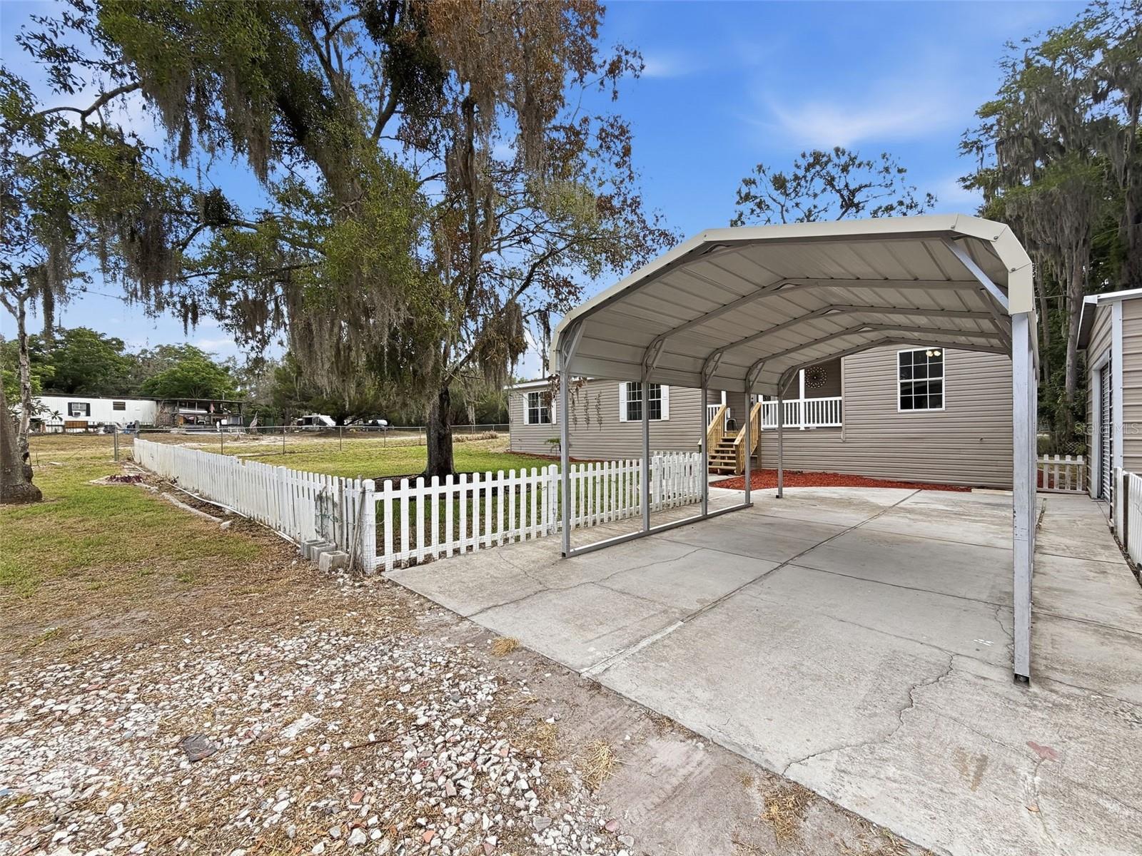 MOON LAKE ESTATES - Residential
