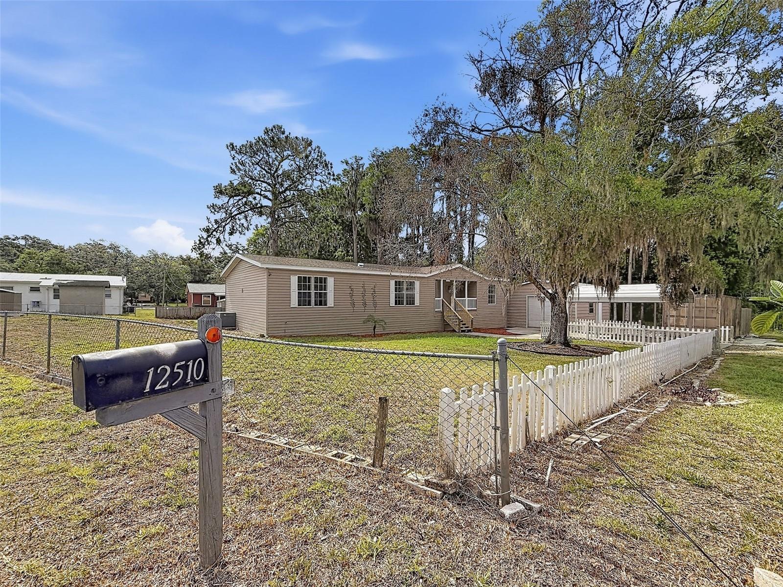 MOON LAKE ESTATES - Residential