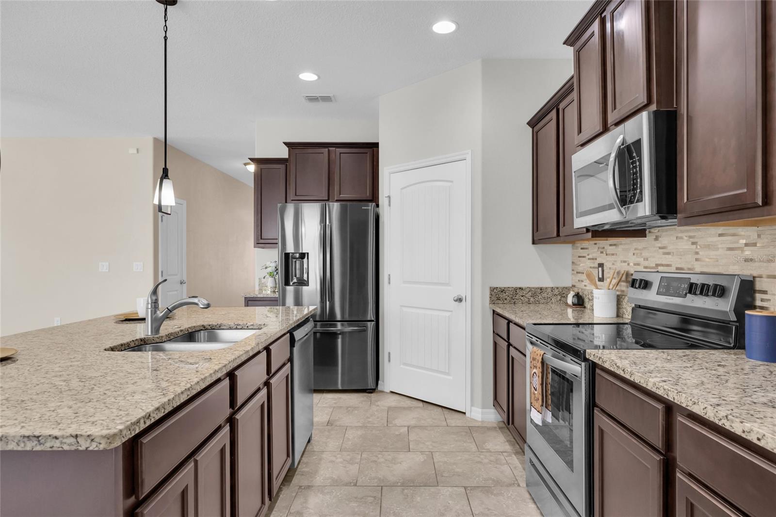 WATERSIDE VILLAGE - Residential