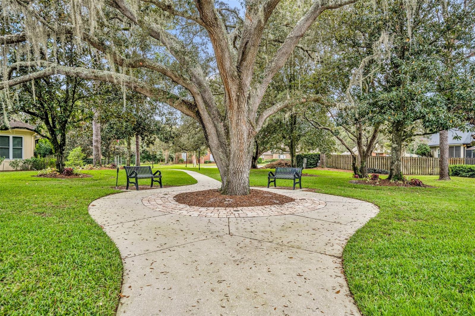 LAKES OF ALOMA - Residential