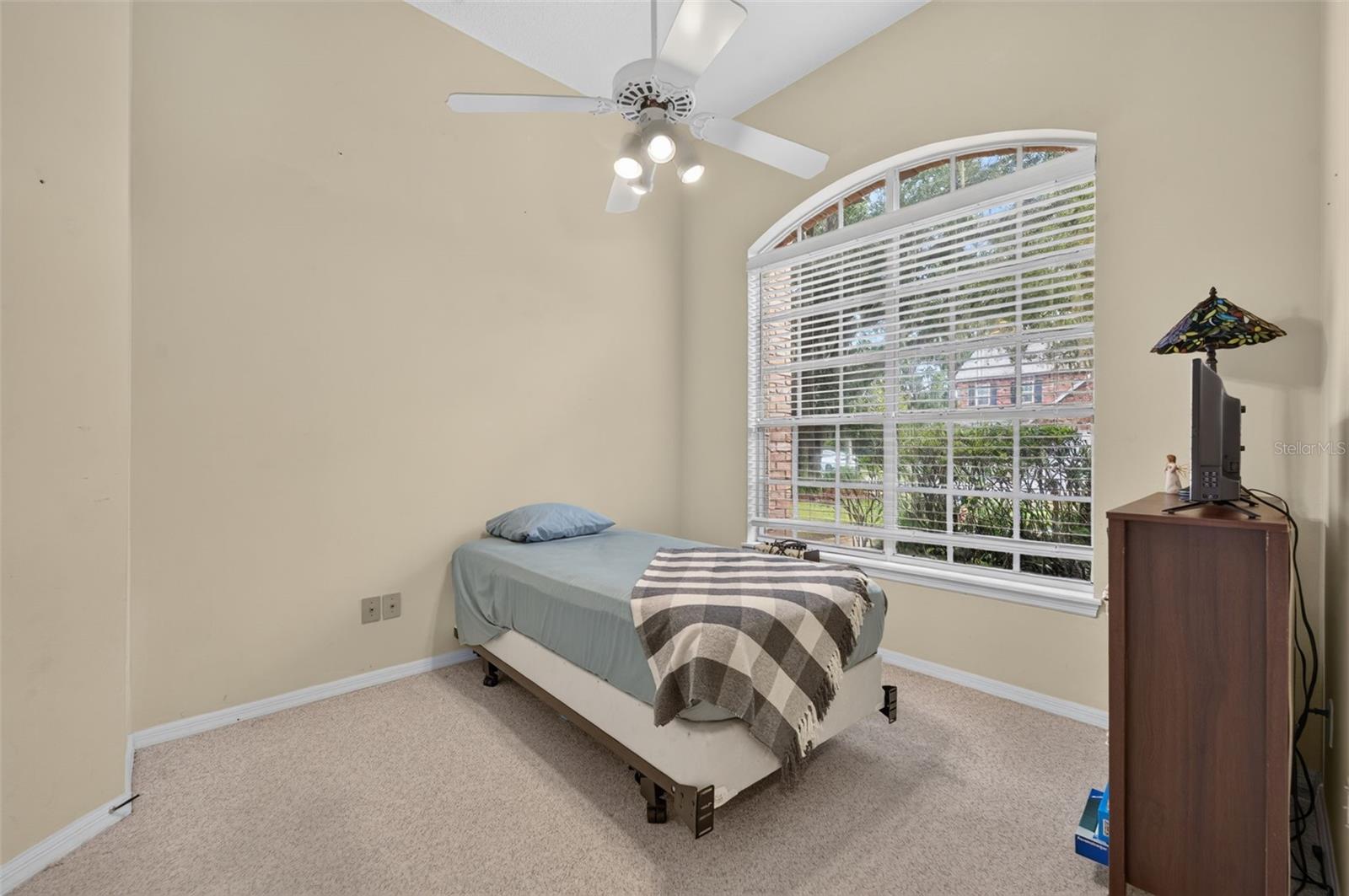 LAKES OF ALOMA - Residential