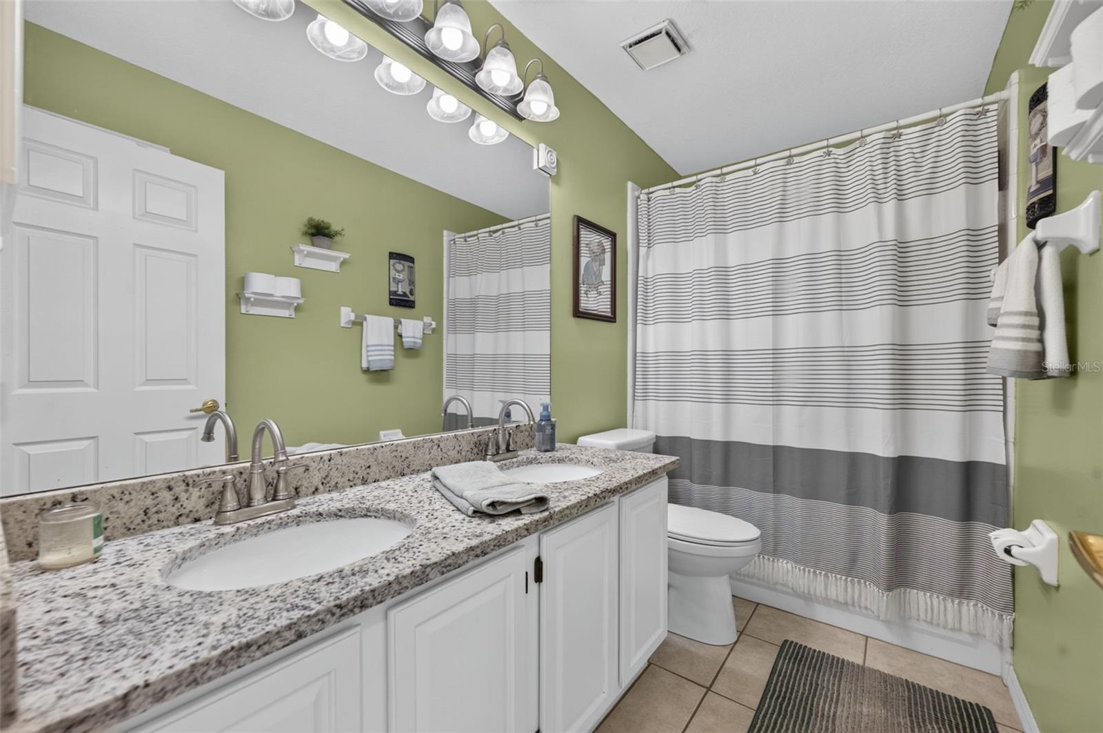 LAKES OF ALOMA - Residential