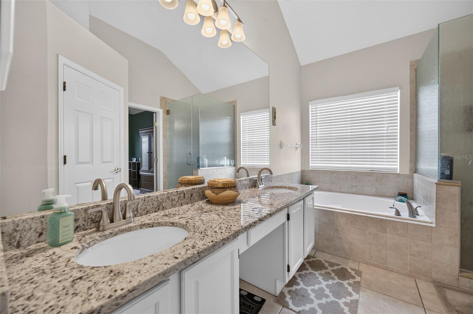 LAKES OF ALOMA - Residential