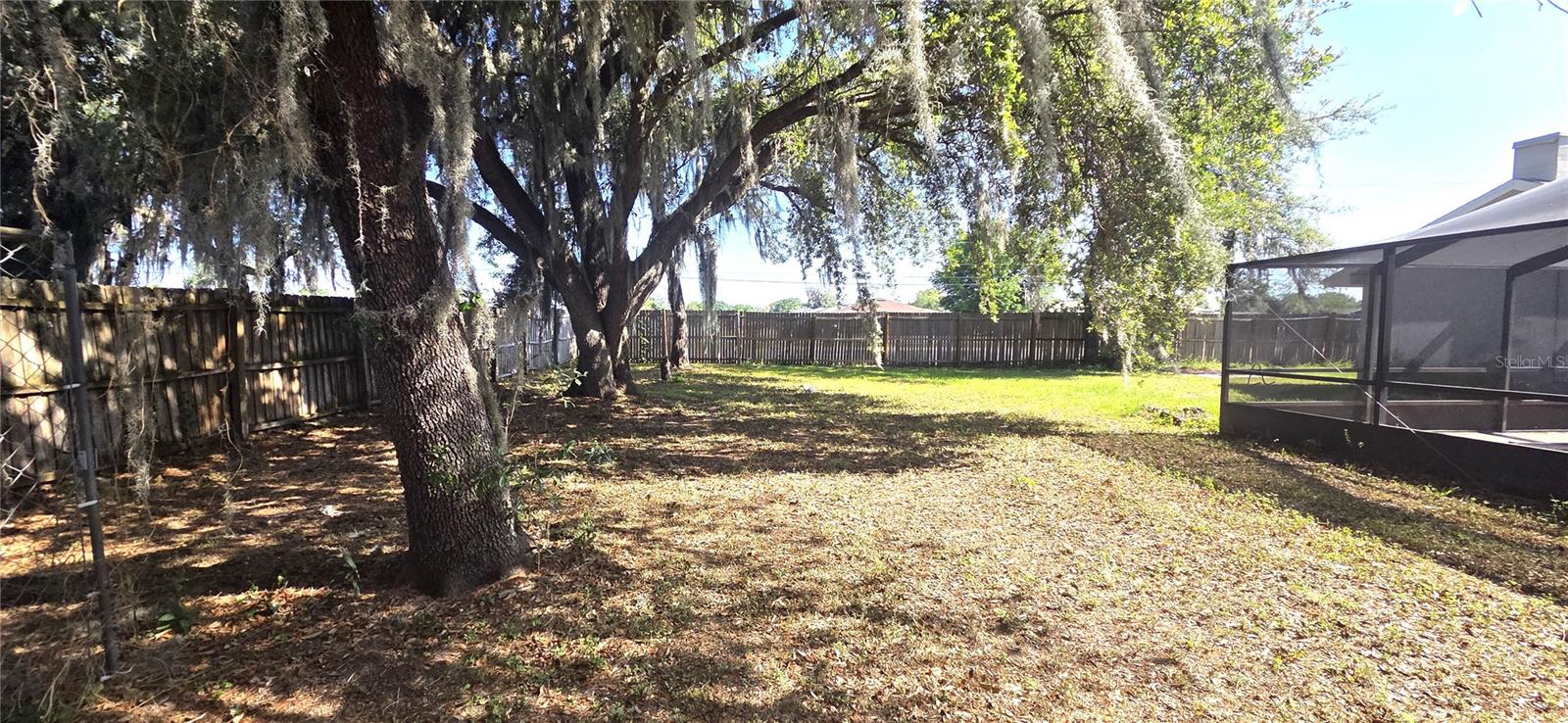 SHADOW WOOD - Residential