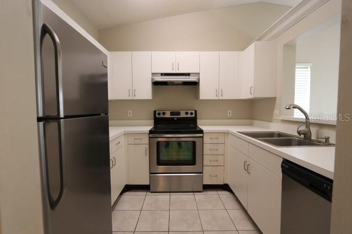 CITRUS OAKS - Residential Lease
