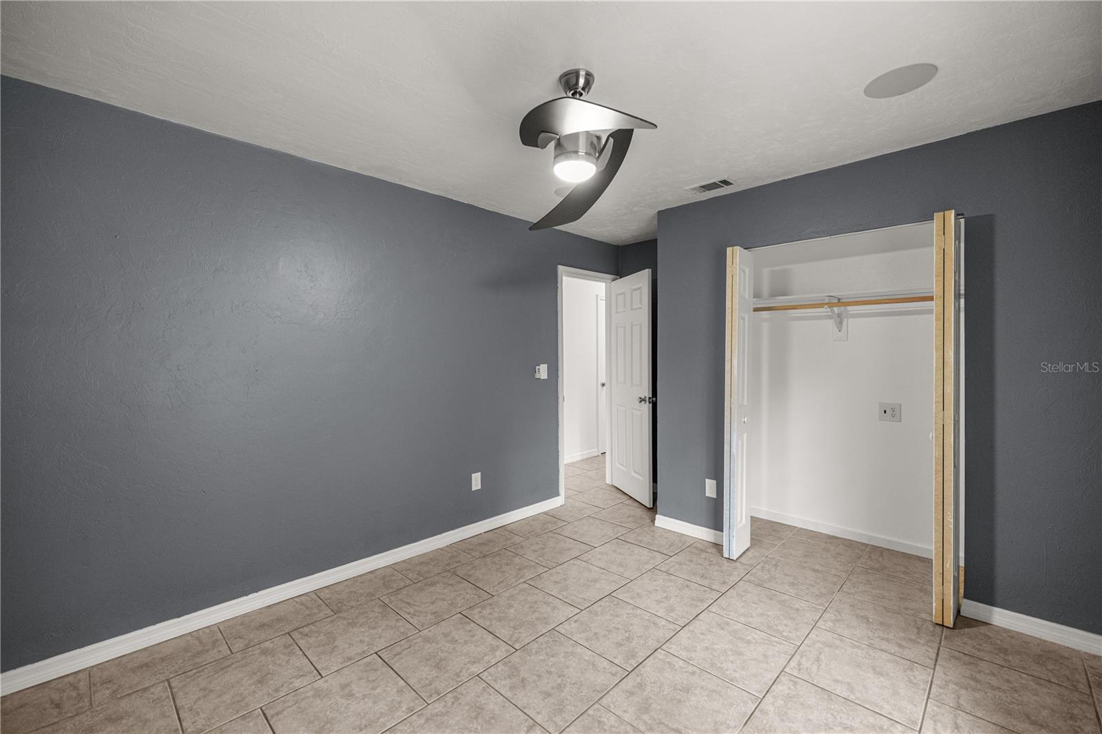 SPRINGTREE VI - Residential