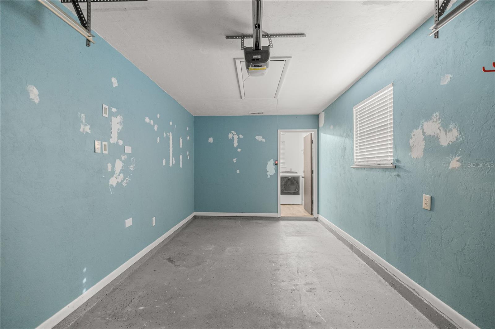 SPRINGTREE VI - Residential