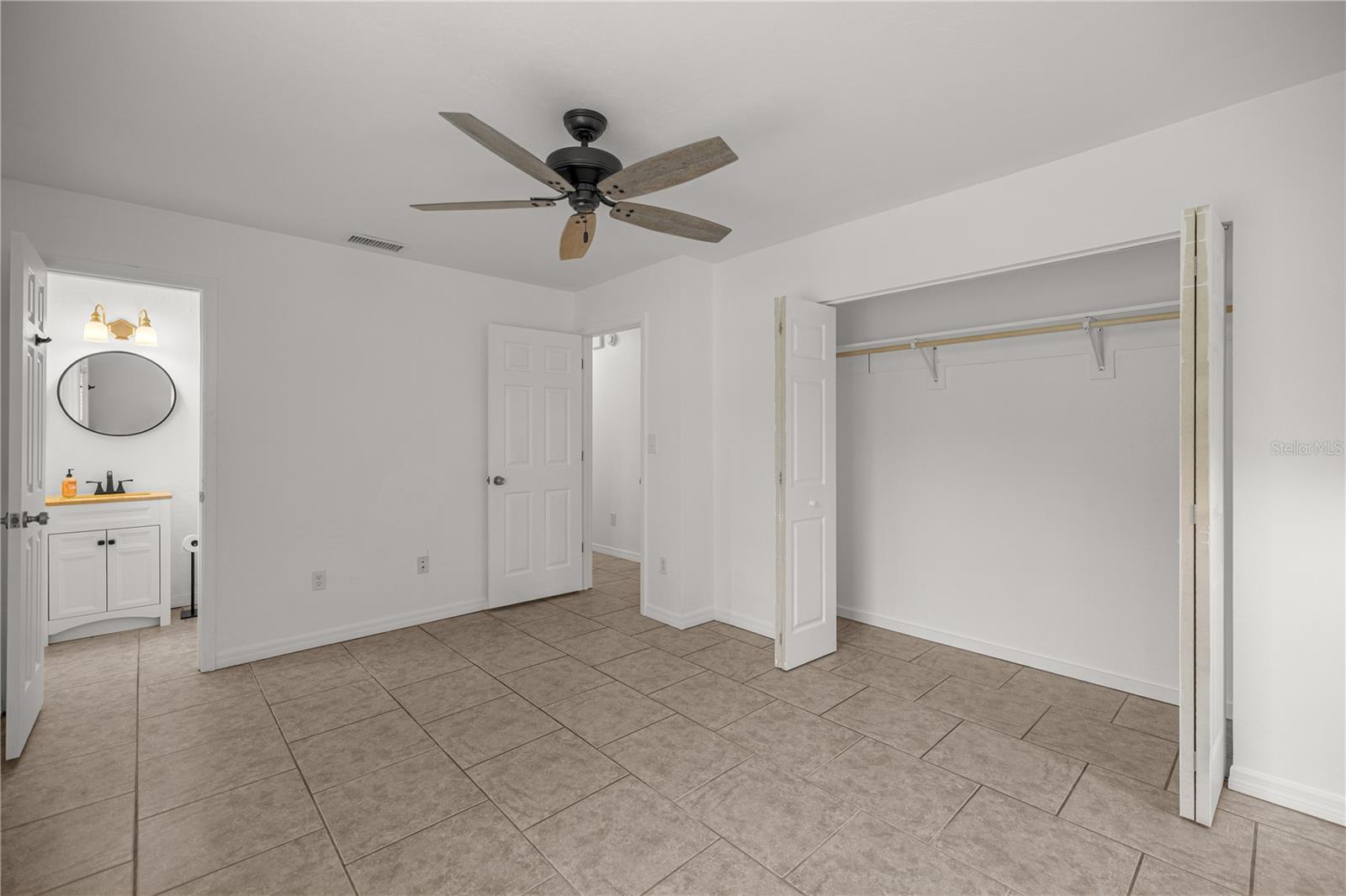 SPRINGTREE VI - Residential