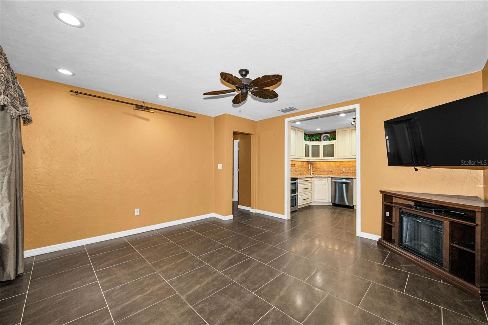 MEADOW LAWN 2ND ADD - Residential
