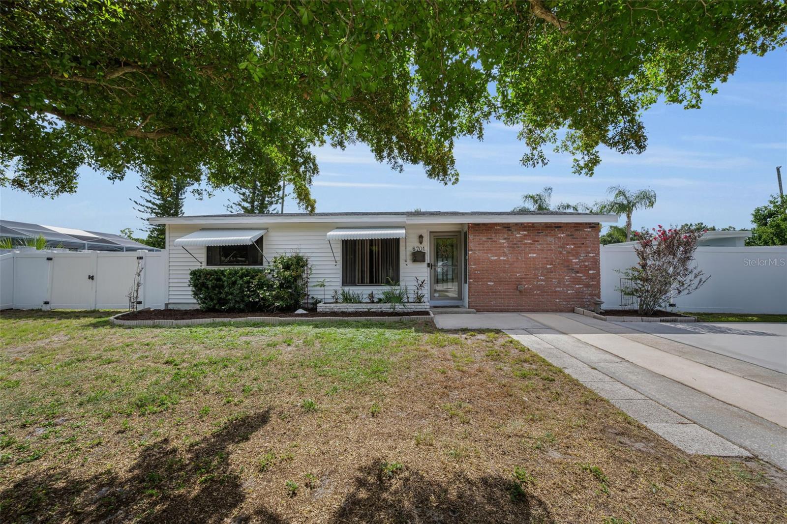 MEADOW LAWN 2ND ADD - Residential
