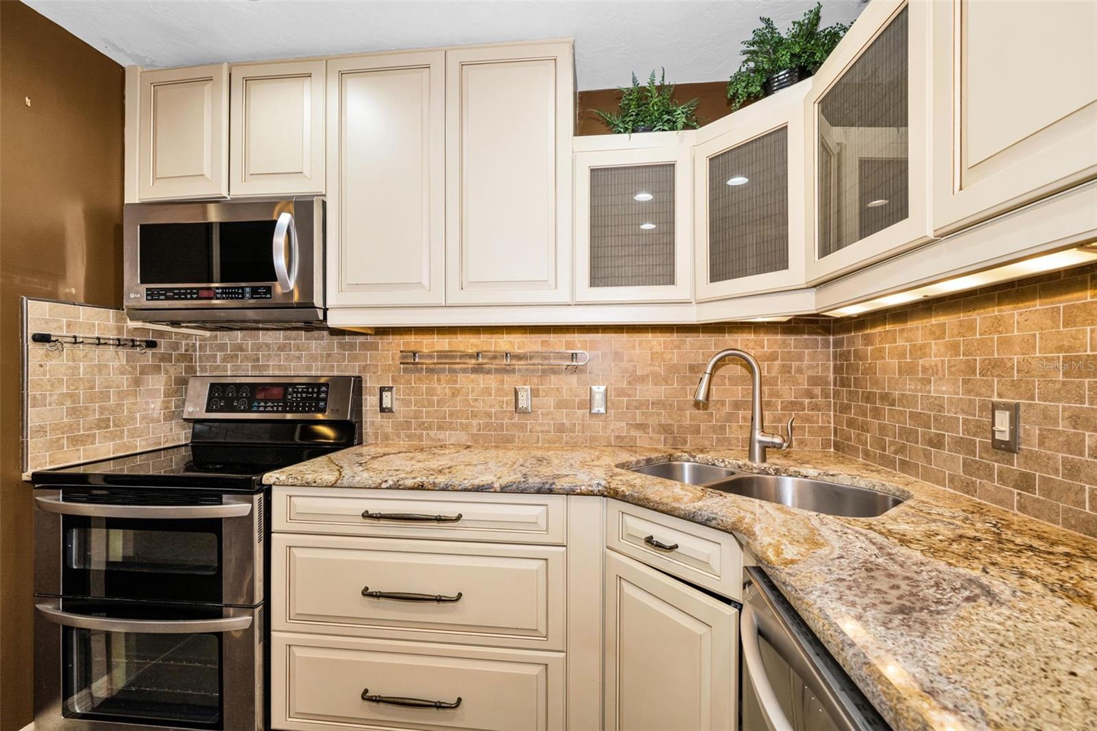 MEADOW LAWN 2ND ADD - Residential