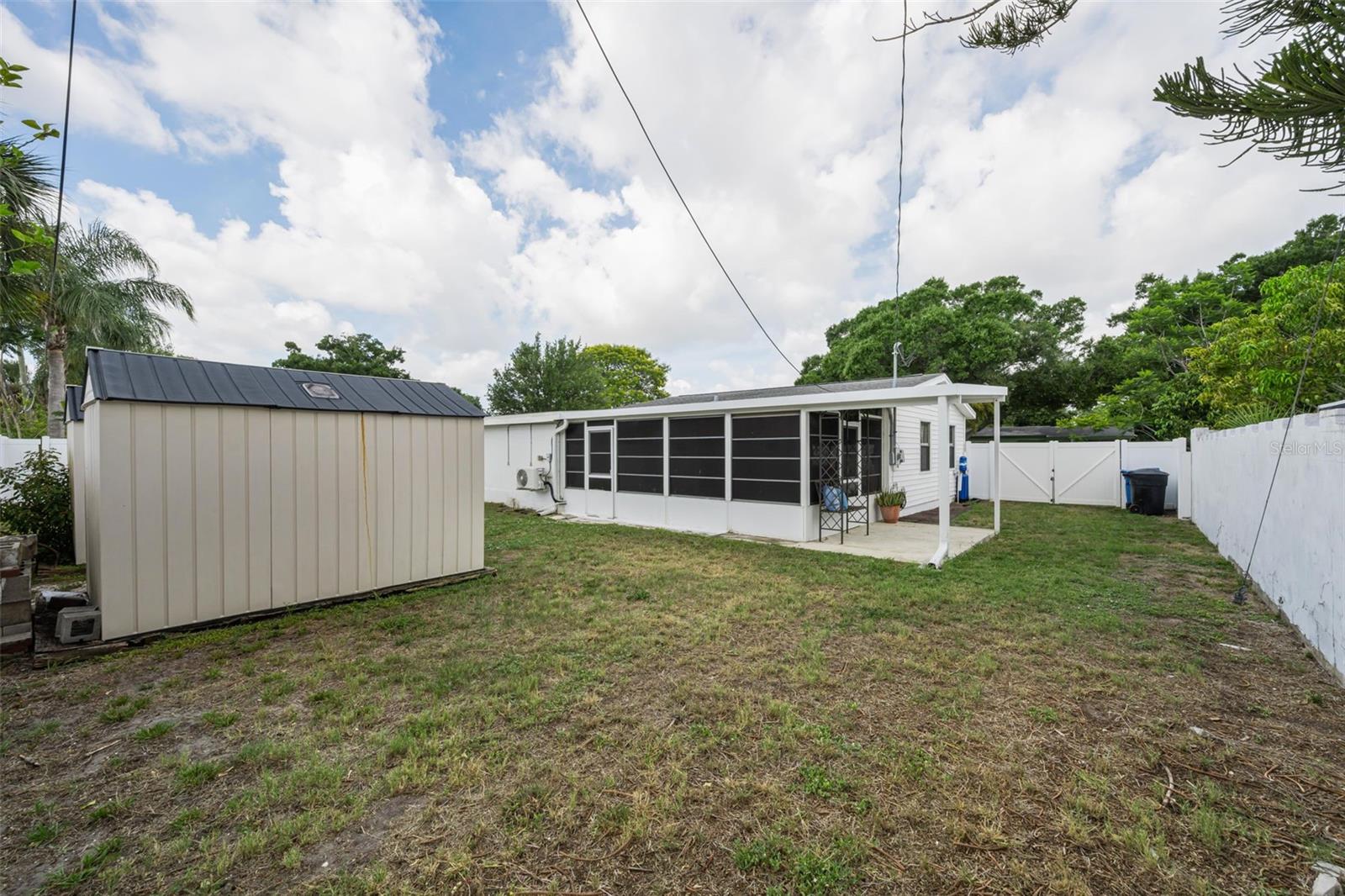 MEADOW LAWN 2ND ADD - Residential