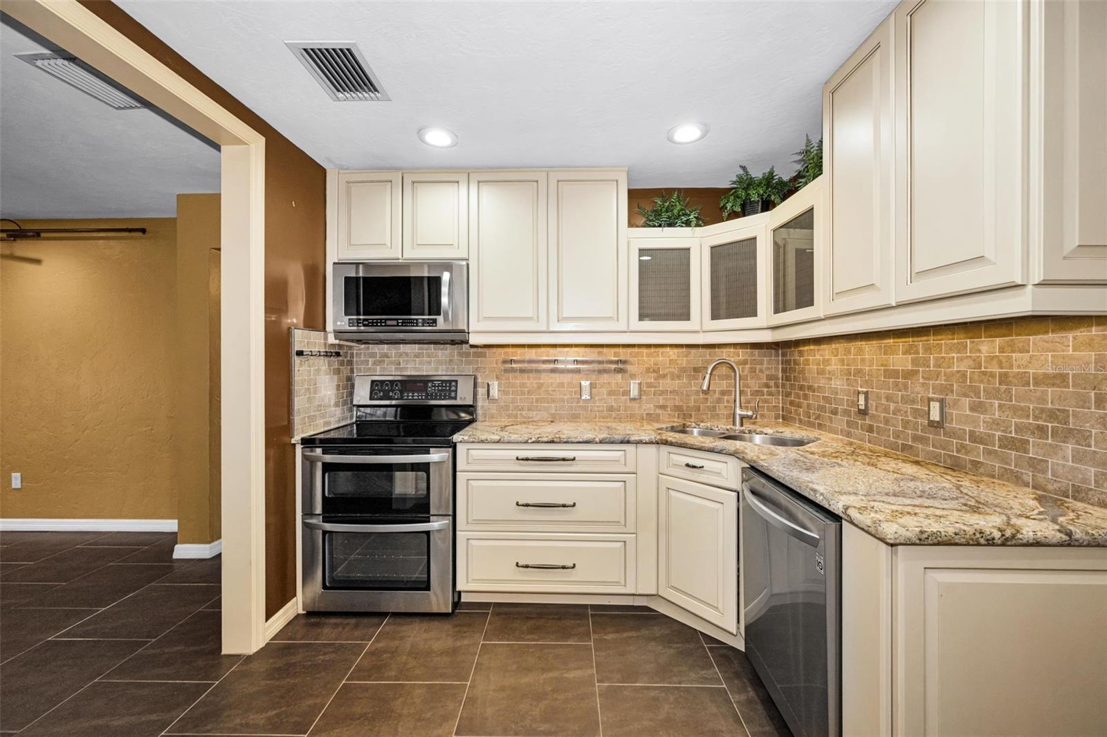 MEADOW LAWN 2ND ADD - Residential