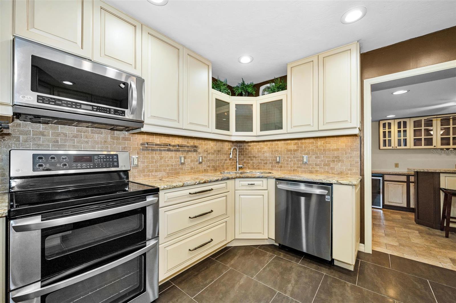 MEADOW LAWN 2ND ADD - Residential