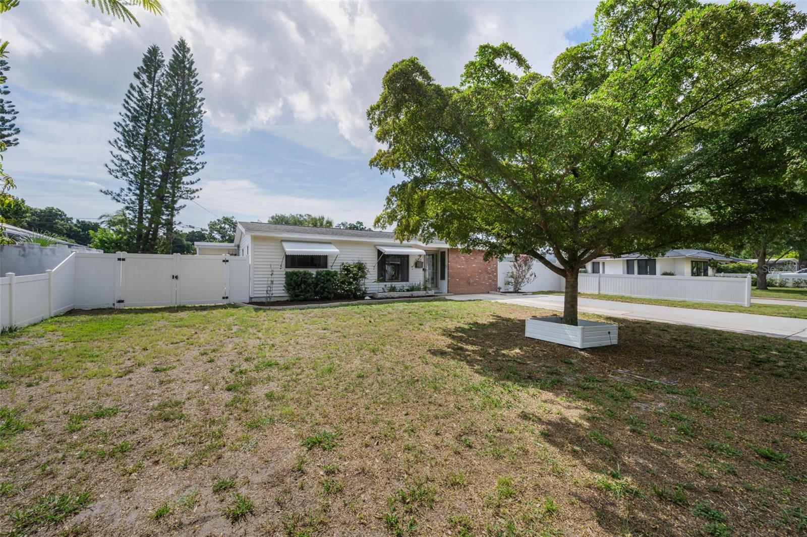 MEADOW LAWN 2ND ADD - Residential
