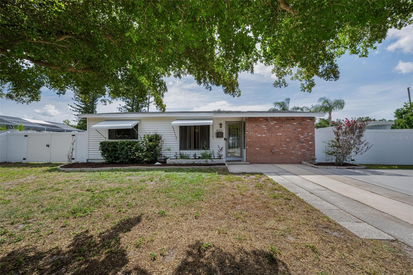 MEADOW LAWN 2ND ADD - Residential