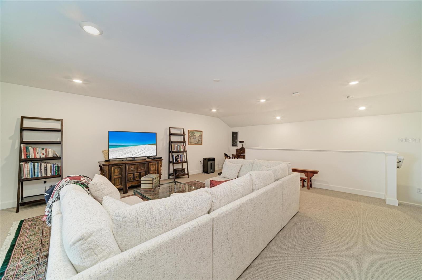 SAPPHIRE POINT PH IIIA - Residential