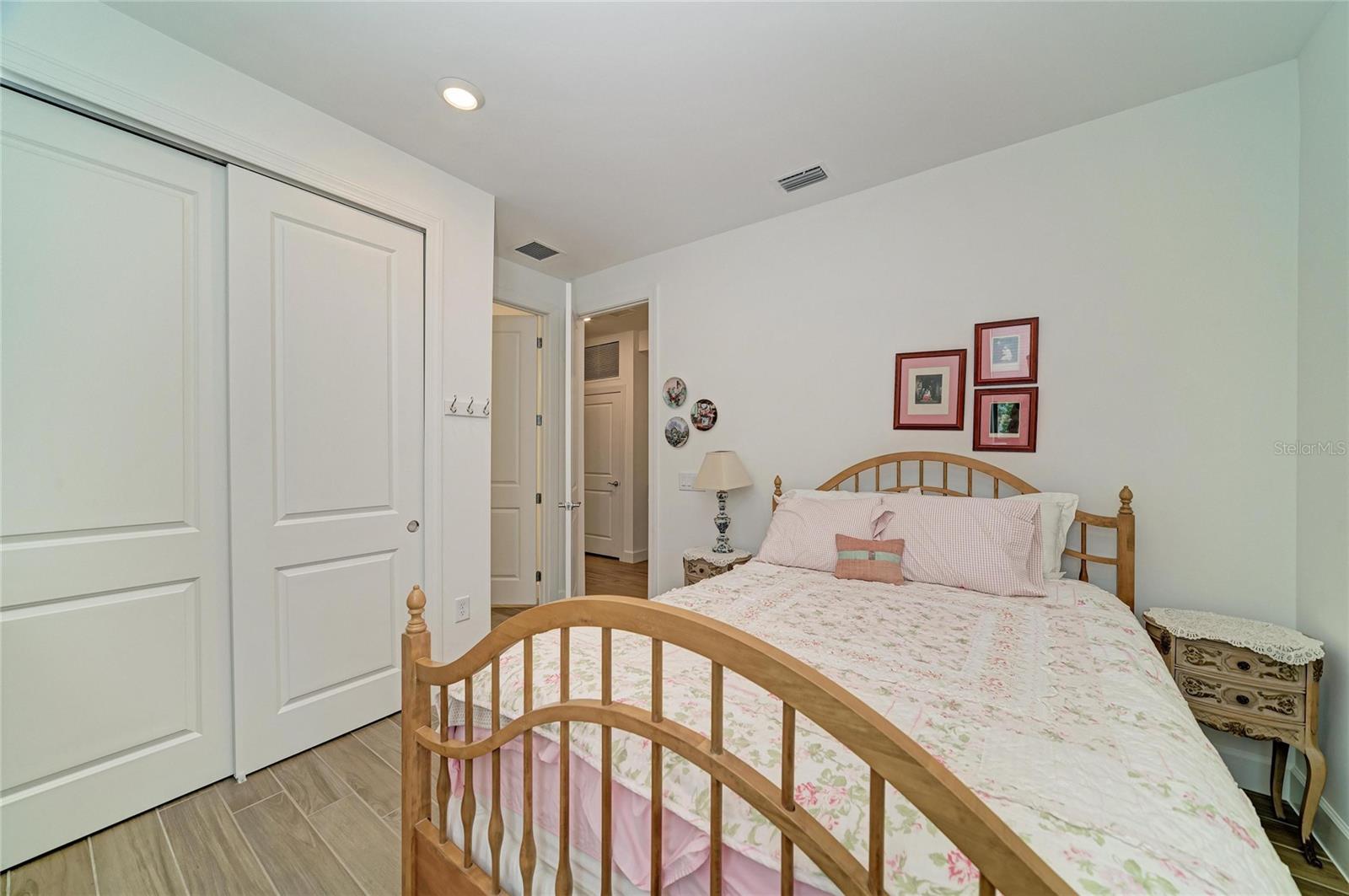 SAPPHIRE POINT PH IIIA - Residential