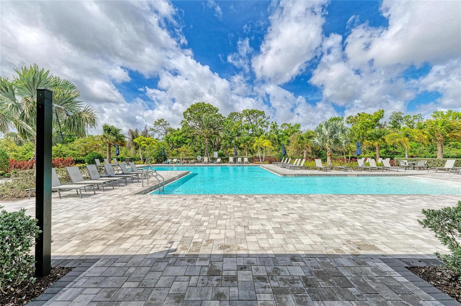 SAPPHIRE POINT PH IIIA - Residential