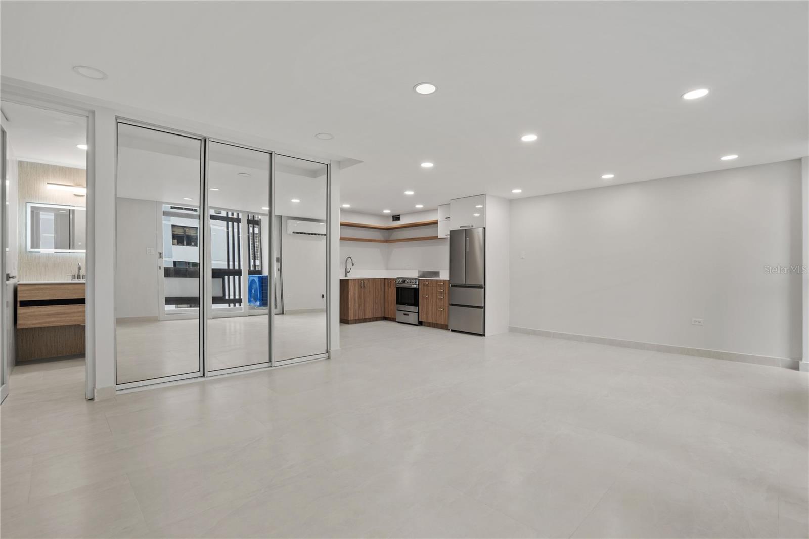 CONDADO AMBASSADOR - Residential