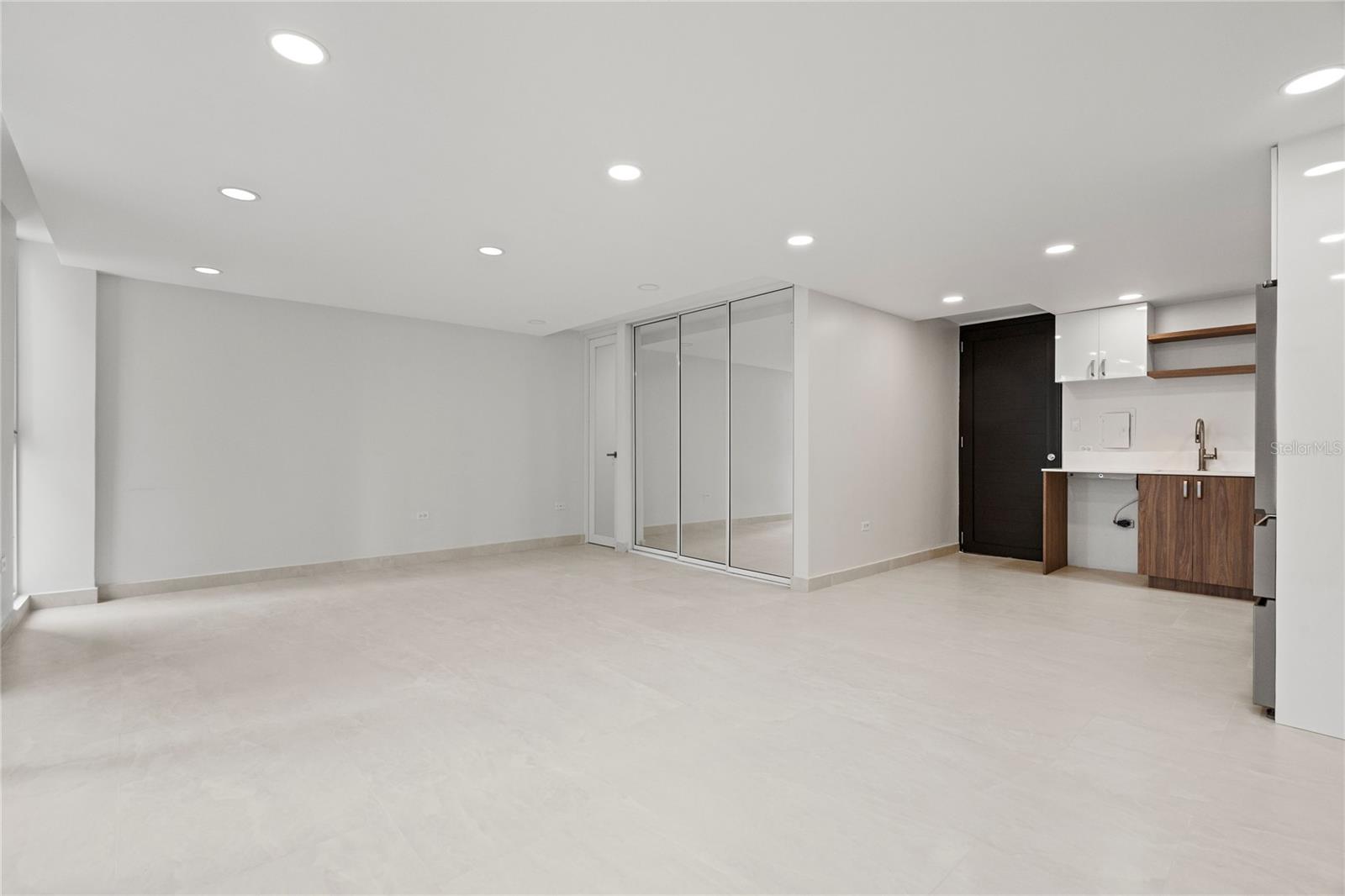 CONDADO AMBASSADOR - Residential
