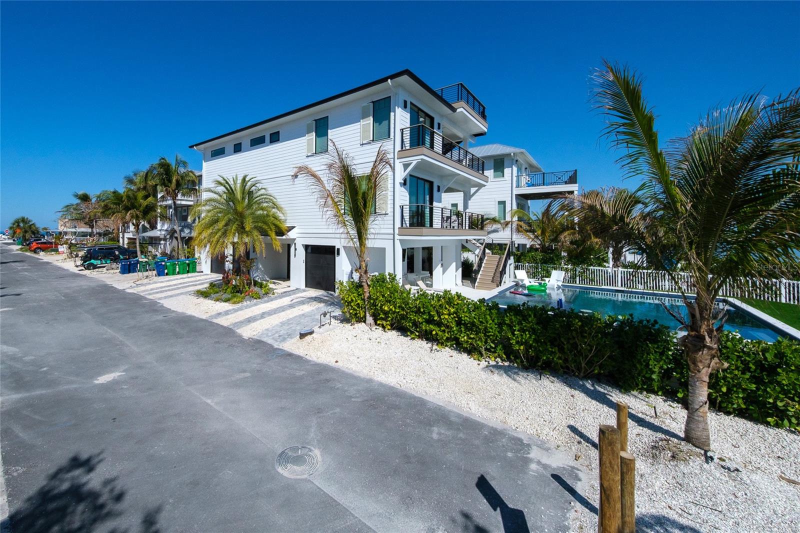CORTEZ BEACH - Residential