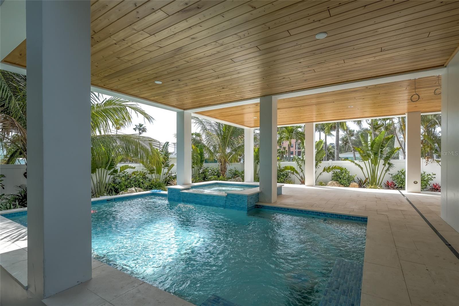 CORTEZ BEACH - Residential