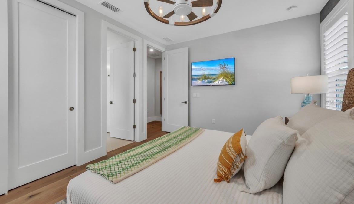 CORTEZ BEACH - Residential