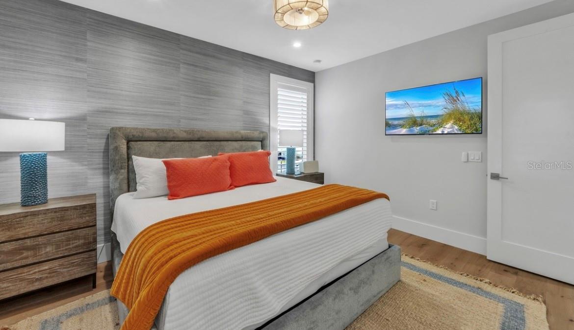 CORTEZ BEACH - Residential