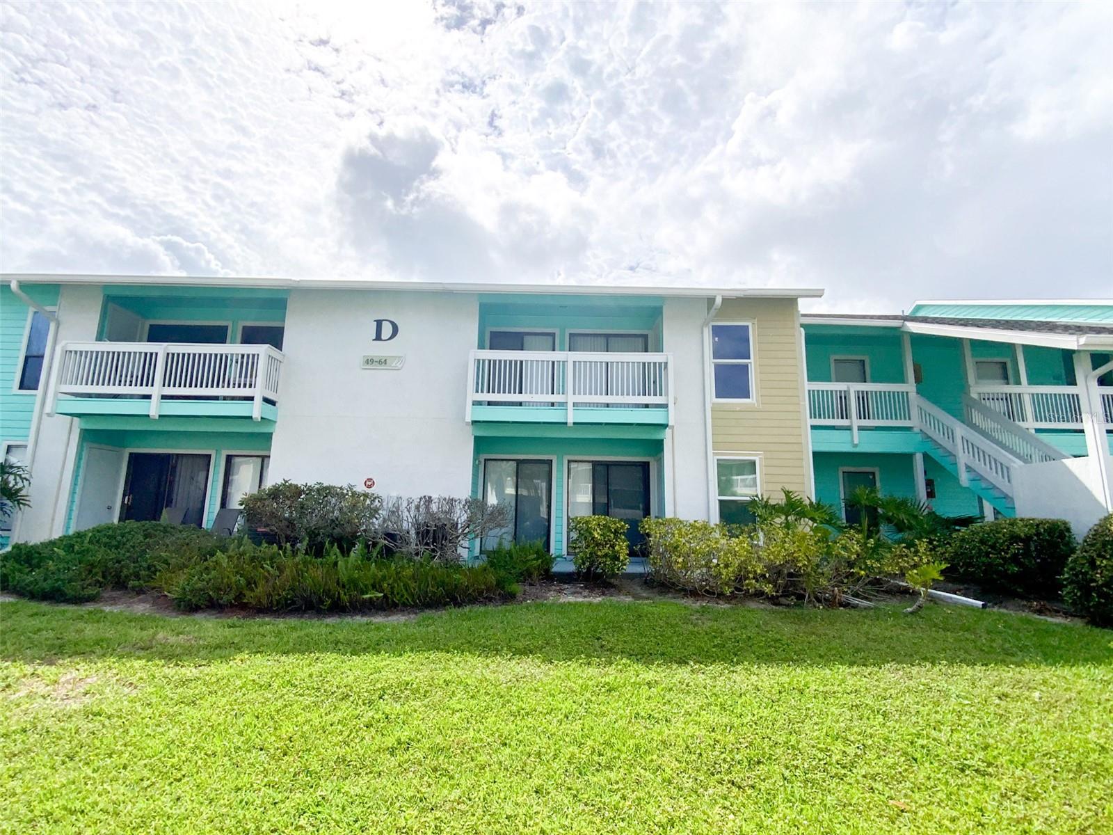 Charming 2 Bedroom | 2 Bath 2nd (top floor) floor Condo in Harbor Club – Palm Harbor ... A light-filled, open-concept layout with neutral tones, vinyl laminate, ceramic tile, carpet flooring throughout, and an easy flow from the kitchen to the living and dining areas. The spacious bedrooms include ample closet storage, while the full bathrooms are accessible from both the bedrooms and the main living area, offering convenience and privacy. A laundry room located off of the kitchen. Rent includes water, sewer, trash, and exterior maintenance of the building. Community includes two swimming pools (one heated), hot tub, tennis courts, basketball court, fishing pond, waterfront pond community, laundry facilities, fire pit area with gazebo, centralized mailboxes and trash, playground area, areas for dog walking, car wash area and kayak storage rental. Located close to Downtown Dunedin, Ozona & Downtown Palm Harbor, Honeymoon Island and Caladesi Island. The Pinellas Trail is accessible through the rear gate of the property. Shopping, restaurants, and activities nearby. Great location for anyone who wants to enjoy true Florida style living!