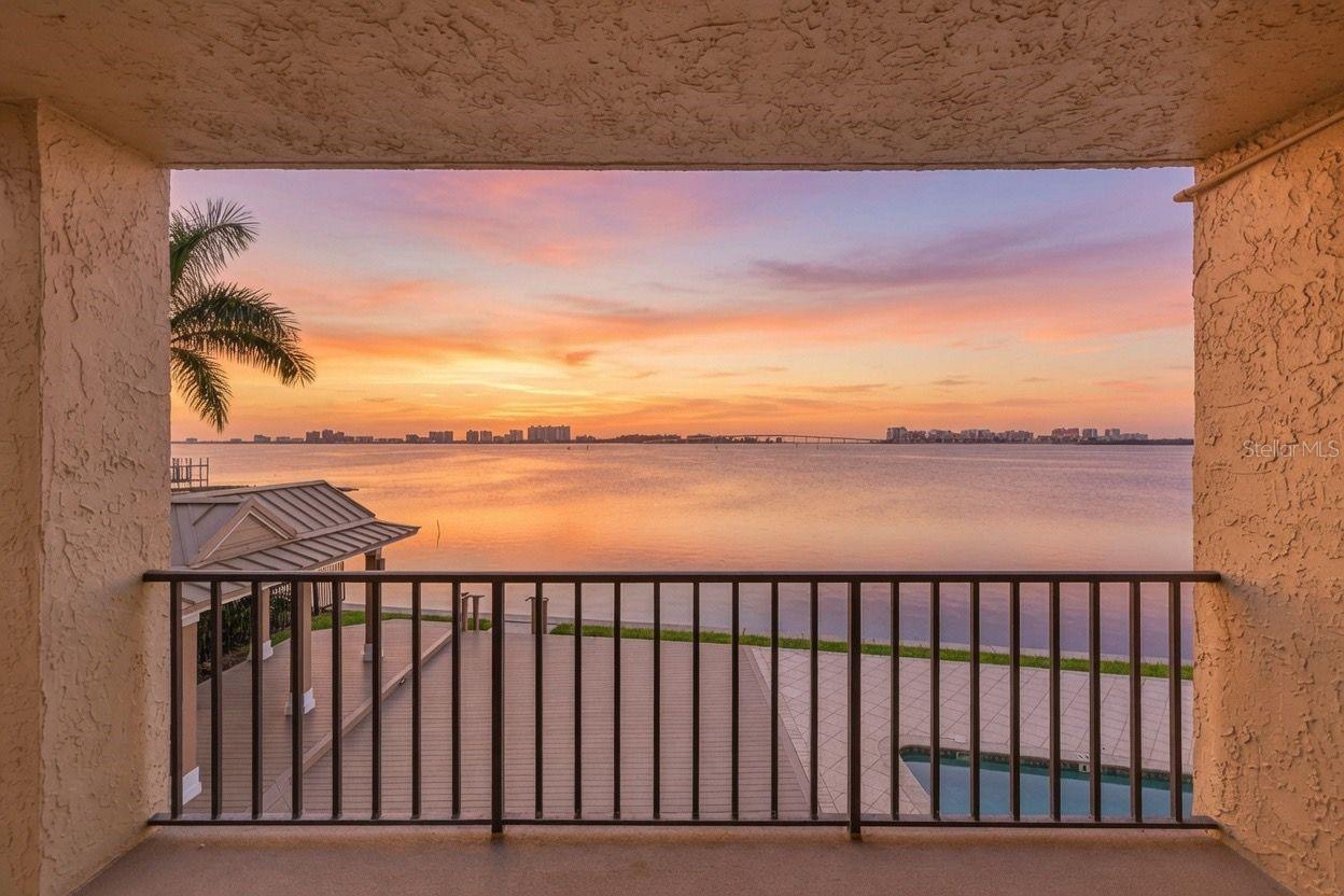 CAMELOT OAKS CONDO - Residential