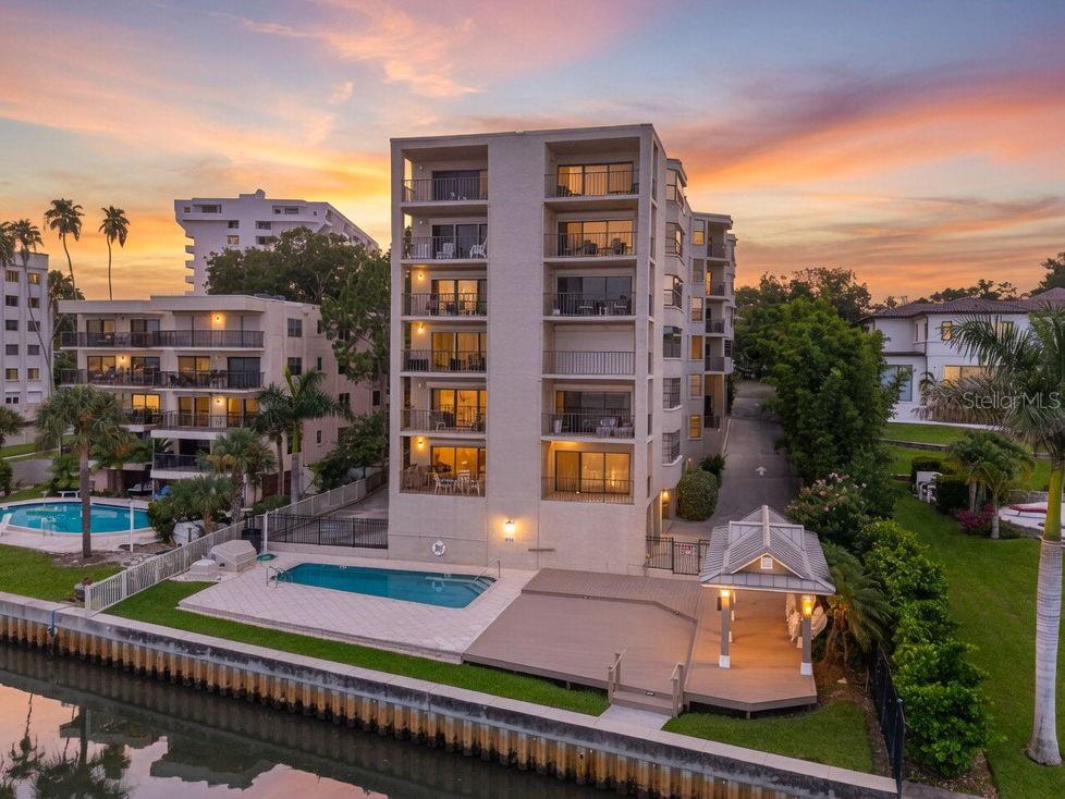CAMELOT OAKS CONDO - Residential